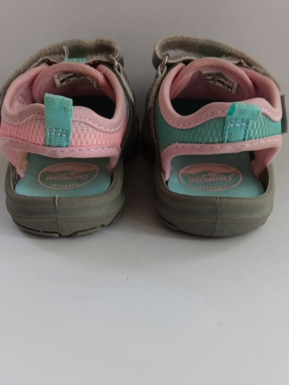 OshKosh B'gosh Martin Girl Toddler sandalsGray, Pink Size 4M Excellent Condition